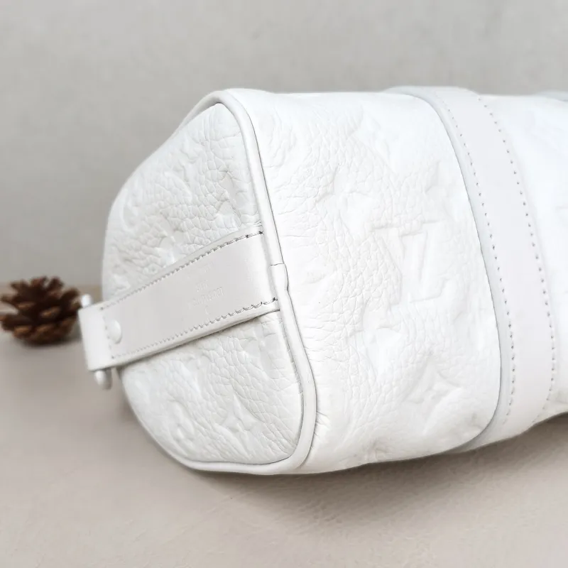 Louis Vuitton Crossbody Bag Keepall 25 White Calfskin Medium 25 × 11 × 15 cm — detail view 10 of 11