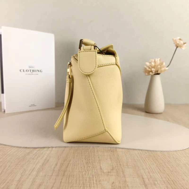 LOEWE Crossbody Bag Puzzle CC alfskin Small24 × 10.5 × 16.5 cm — detail view 7 of 13