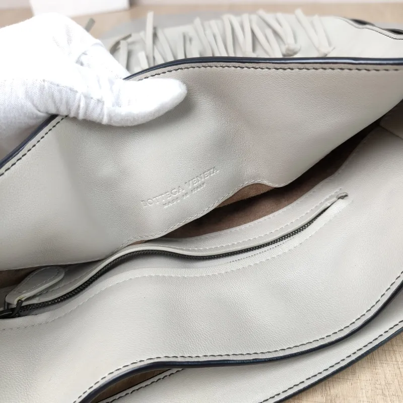Bottega Veneta Shoulder Bag Shoulder Bag One Size — detail view 7 of 15