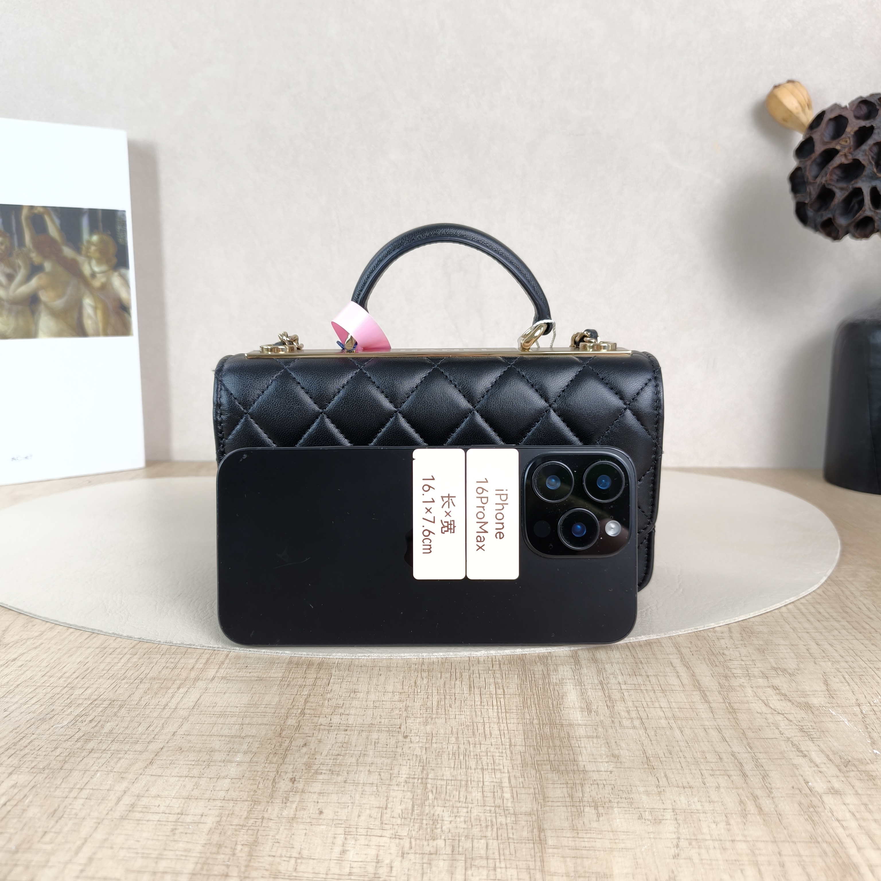 Chanel Crossbody Bag trendy cc woc Black Lambskinmini19.2 × 3.5 × 12.3 cm — cover view 4 of 6