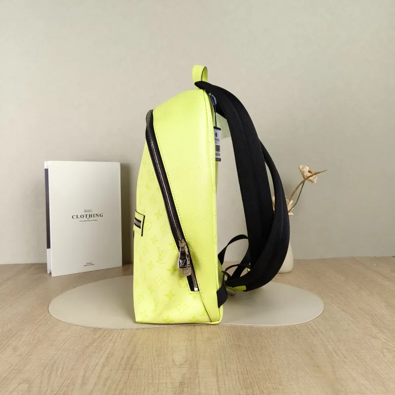 Louis Vuitton Backpack Discovery Slim Backpack Green PVC · Calfskin One Size28 × 13 × 38 cm — detail view 11 of 13