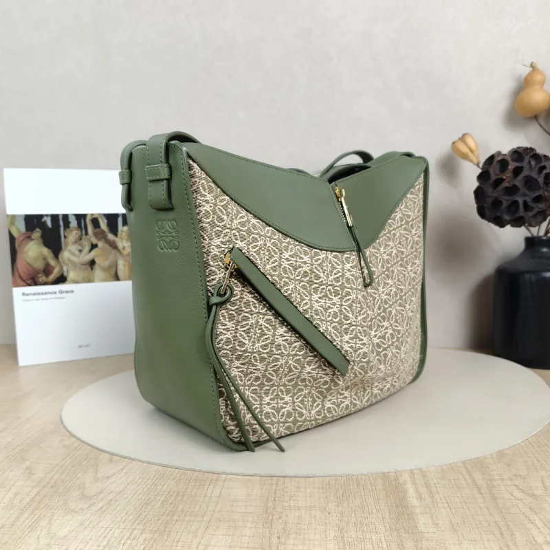 LOEWE Crossbody Bag Hammock Green Canvas Medium29 × 14 × 32 cm — cover view 2 of 5