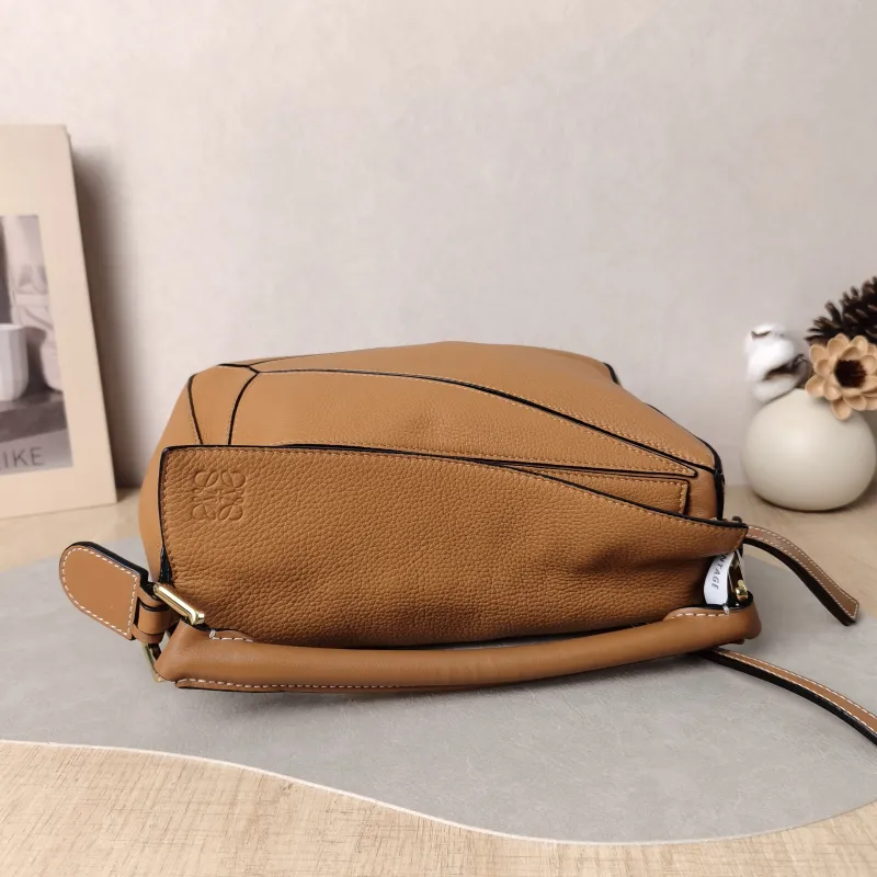 LOEWE Crossbody Bag Puzzle Caramel CC alfskin Small 24 × 10.5 × 16.5 cm — detail view 3 of 15