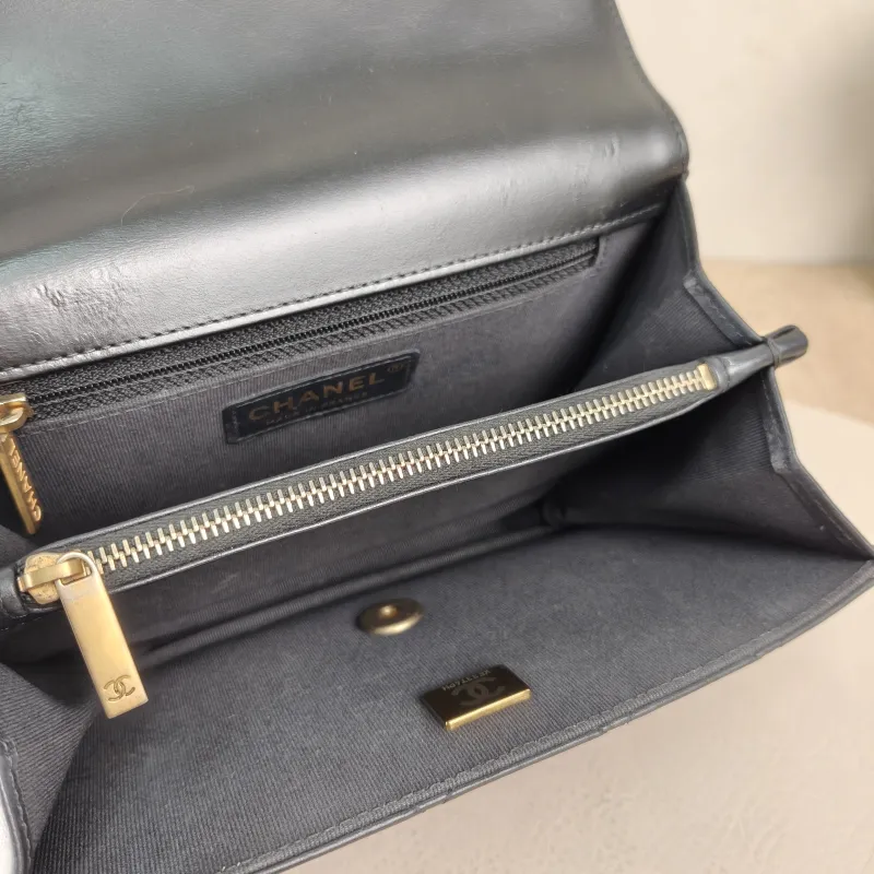 Chanel Crossbody Bagcf Collection Crossbody Bag Black Lambskin One Size19 × 9 × 14 cm — detail view 7 of 14