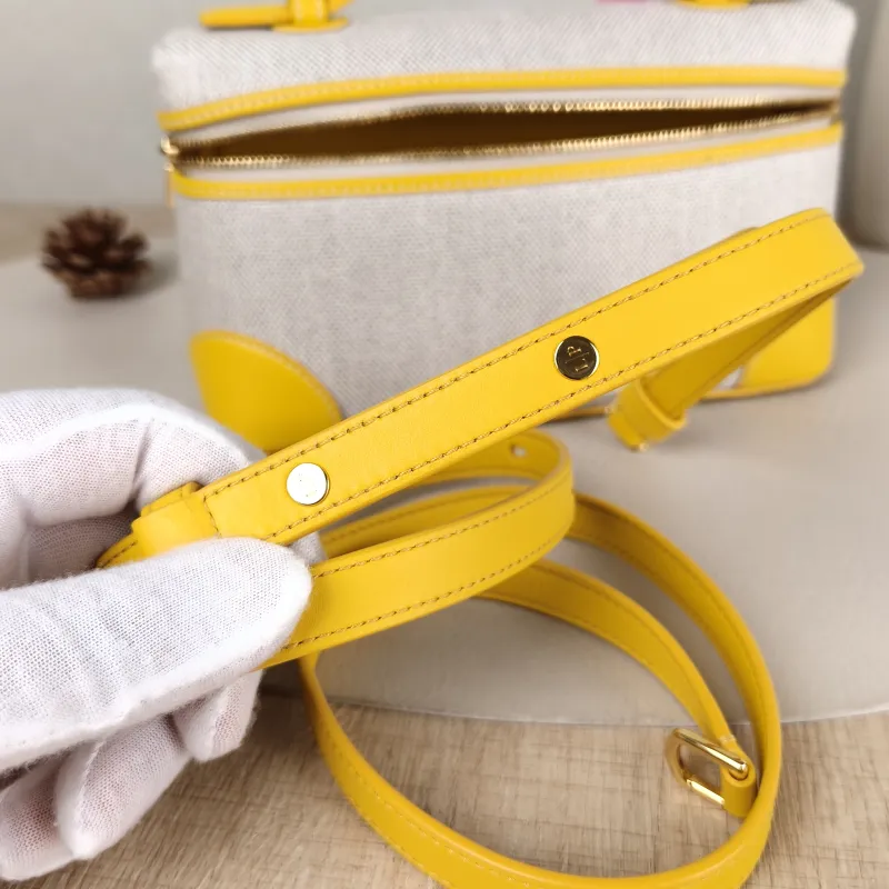 Loro Piana Crossbody Bag Extra Pocket L19 Yellow Beige Canvas One Size 19 × 7 × 11.5 cm — detail view 9 of 11