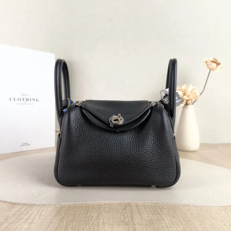 Hermès Shoulder Bag Lindy Mini 19 89Noir Black Taurillon Clemence TC Calfskin Mini 19 × 9 × 13 cm G