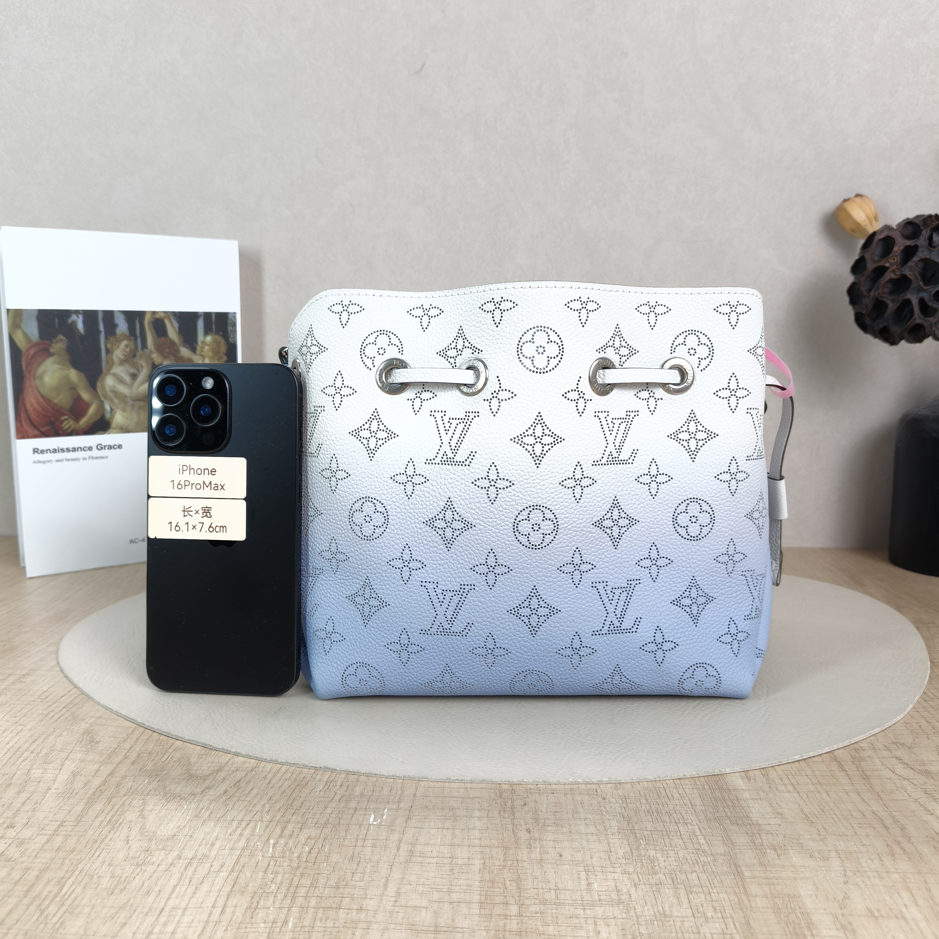 Louis Vuitton Crossbody Bag BELLA Calfskin One Size22 × 14 × 19 cm — cover view 5 of 5