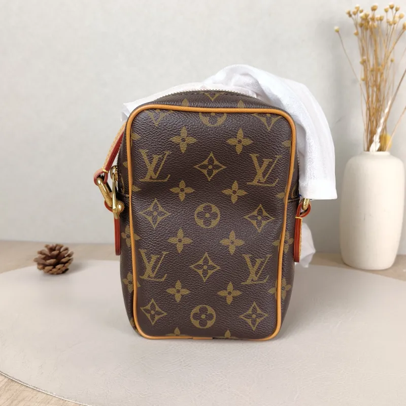 Louis Vuitton Crossbody Bag Amazone Camera Bag Monogram PVC One Size 13.5 × 8 × 20 cm — cover view 2 of 5