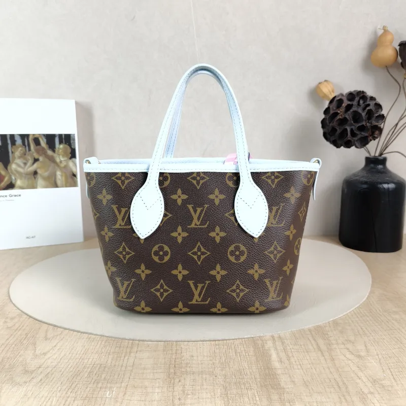 Louis Vuitton Crossbody Bag NEVERFULL INSIDE OUT BB Blue PVC · Calfskin BB 26.5 × 11 × 16.5 cm — cover view 5 of 5