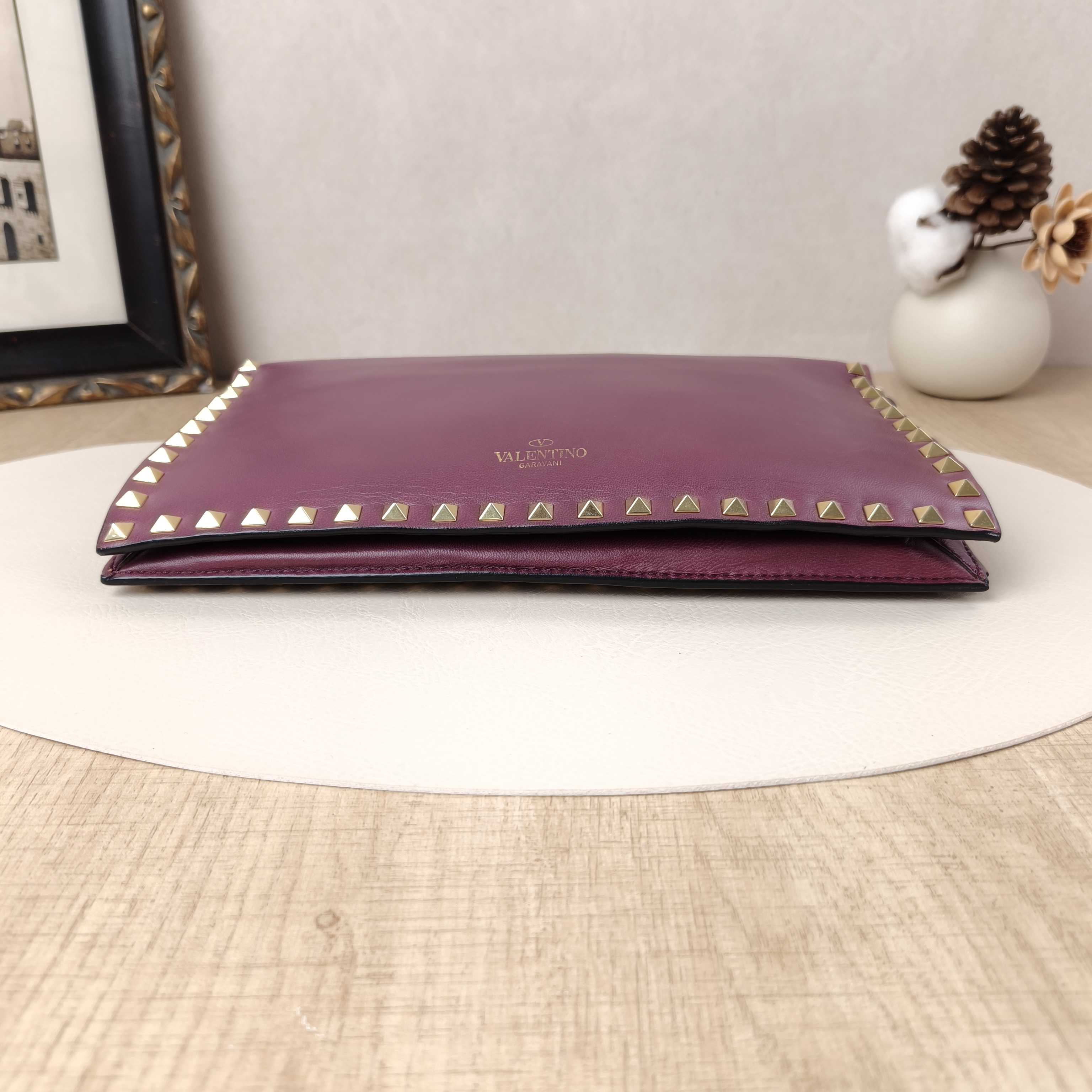 Valentino Clutch Lambskin · Dust Bag · 28 × 3 × 16 cm — cover view 5 of 10