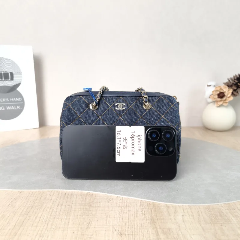 Chanel Crossbody Bag 26p Crossbody Bag Navy One Size 18.5 × 11 × 11.5 cm — cover view 4 of 6