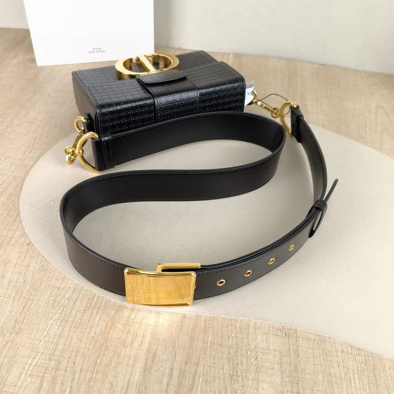 DIOR Crossbody Bag 30Montaigne 30 Box Box Black Calfskin Mini 17.5 × 5 × 11.5 cm — detail view 2 of 10
