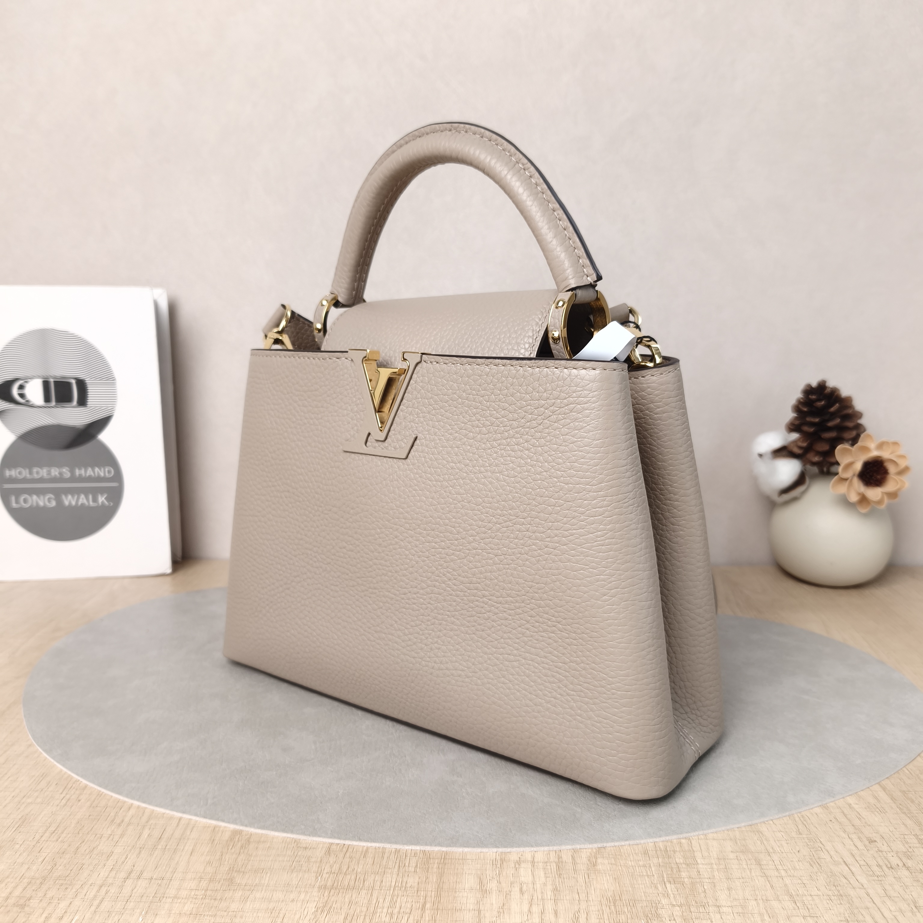 Louis Vuitton Crossbody Bag Capucines Calfskin BB27 × 9 × 17.5 cm — cover view 3 of 6