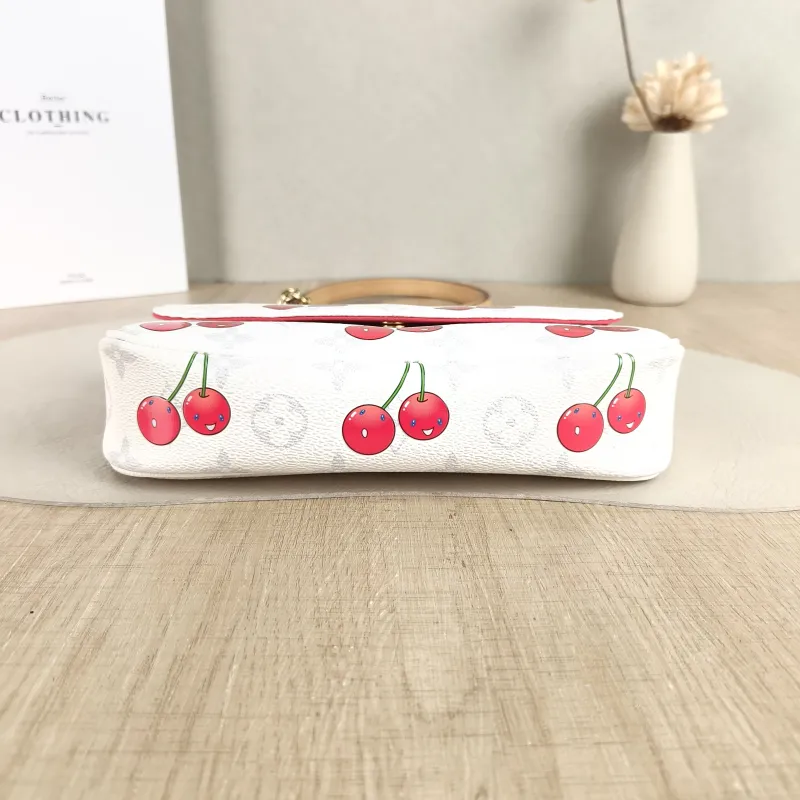 Louis Vuitton Crossbody Bag IVY White · PVC Small 23.5 × 4.3 × 12 cm — cover view 5 of 6