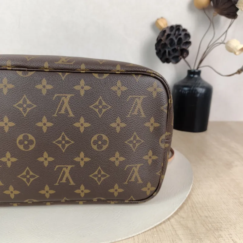 Louis Vuitton Shoulder Bag Neverfull Monogram PVC Medium 31 × 14 × 28 cm — detail view 7 of 13