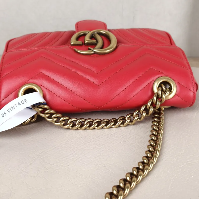 GUCCI Crossbody Bag GG Marmont Small Marmont 22 Red Calfskin Small 22 × 6 × 13 cm — detail view 10 of 12