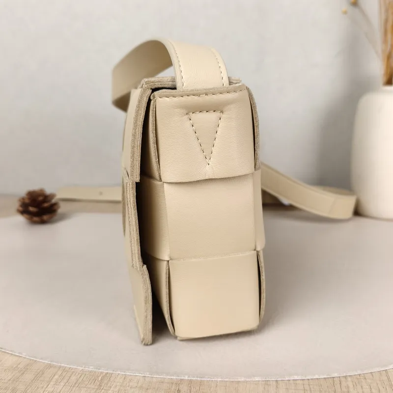 Bottega Veneta Crossbody Bag Cassette Woven Beige Lambskin Medium 23 × 5 × 15 cm — detail view 8 of 12