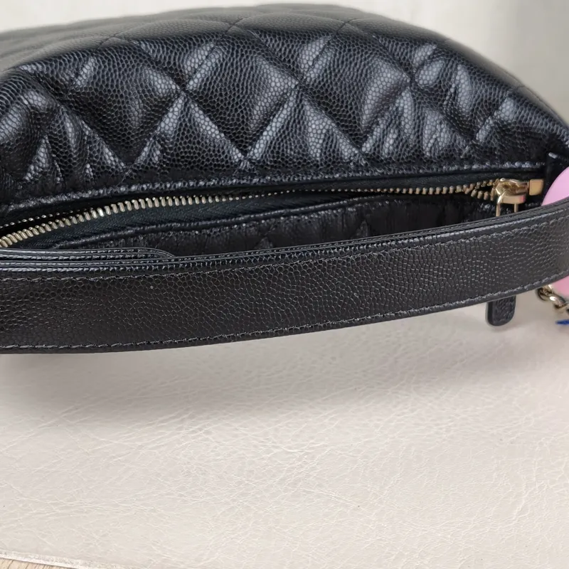 Chanel Crossbody Bag Crossbody Bag Black Grained Calfskin 16 × 6 × 13 cm — detail view 6 of 12