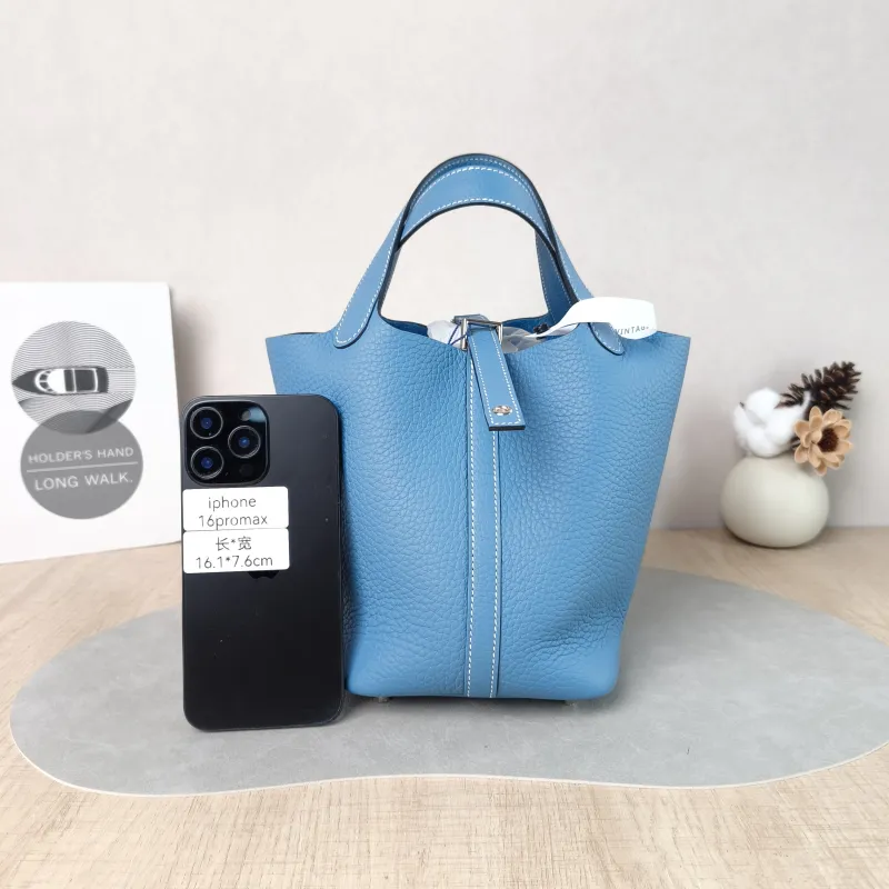 Hermès Top Handle Bag Picotin Lock 18 Taurillon Clemence TC Calfskin Small 18 × 13 × 18 cm K — cover view 2 of 6