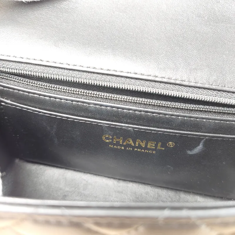 Chanel Crossbody Bag mini Black Lambskin mini 20 × 6 × 12 cm — detail view 10 of 13