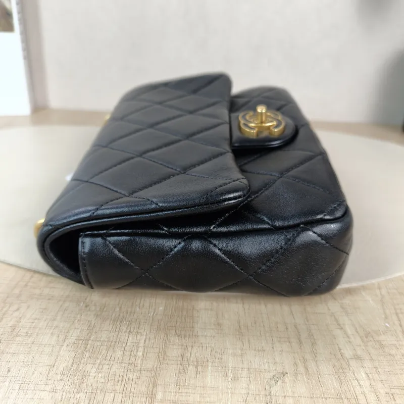 Chanel Crossbody Bag 22p Black Lambskin One Size 20 × 5 × 15 cm — detail view 5 of 13