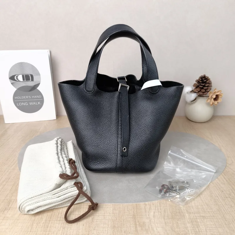 Hermès Top Handle Bag Picotin Lock 18 18Black Clemence Taurillon TC Calfskin Small18 × 13 × 19 cm — cover view 6 of 6