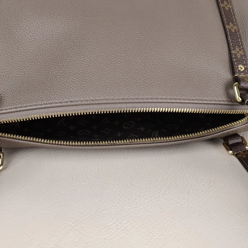 Louis Vuitton Shoulder Bag EXPRESS Shoulder Bag Grey Calfskin Small 26 × 13.5 × 17 cm — detail view 3 of 14