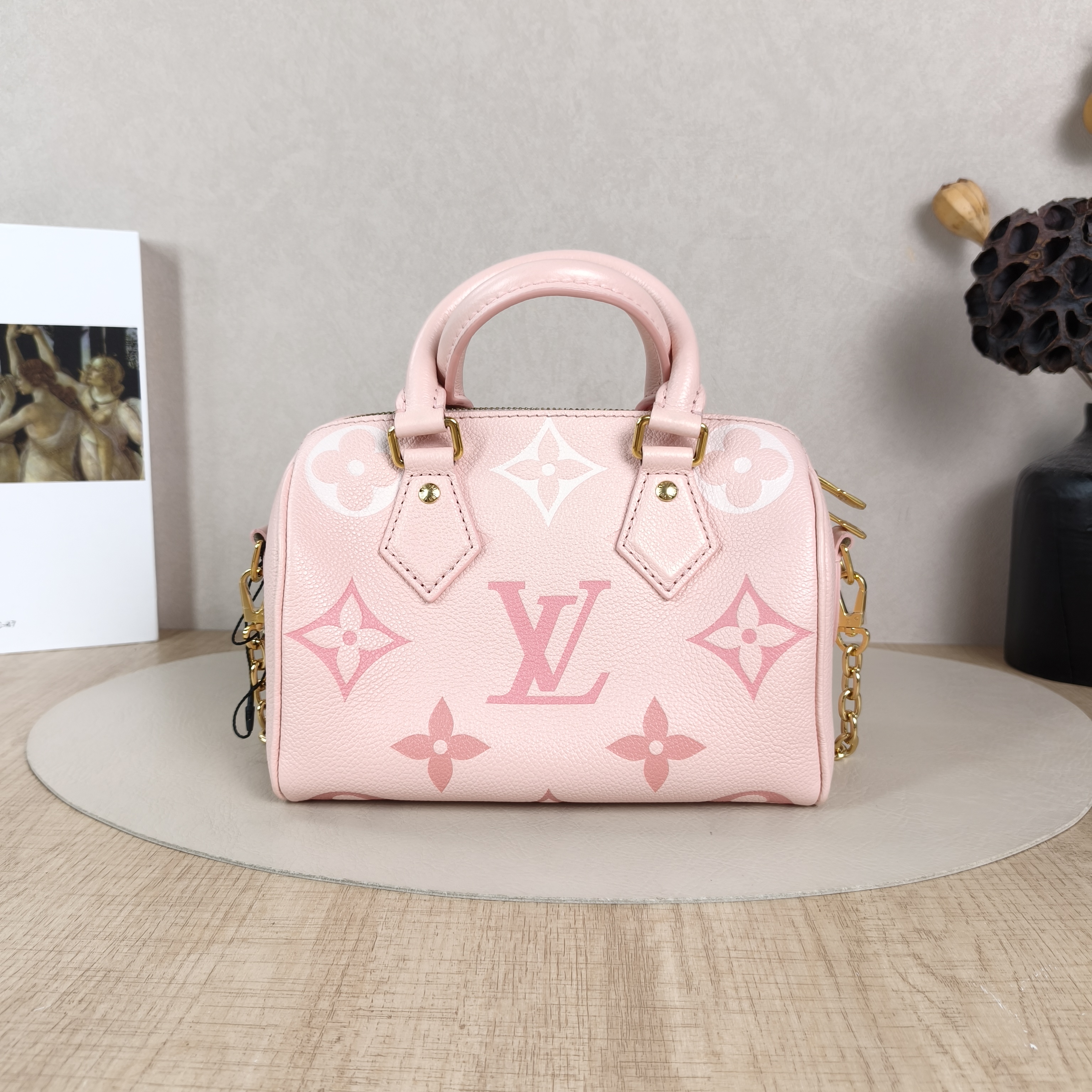 Louis Vuitton Crossbody Bag Speedy20Pink Empreinte Embossed Calfskin Monogram Small20.5 × 12 × 13.5 cm