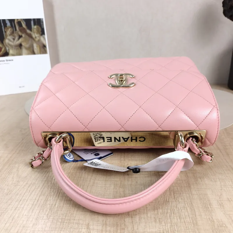 Chanel Crossbody Bag Trendy CC Pink Lambskin Small 25 × 12 × 17 cm Microchip Edition — detail view 2 of 14