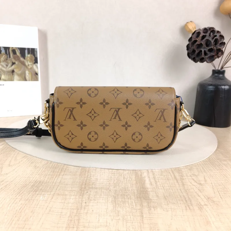 Louis Vuitton Crossbody Bag IVY Monogram PVC Small23.5 × 4.3 × 12 cm — cover view 5 of 5