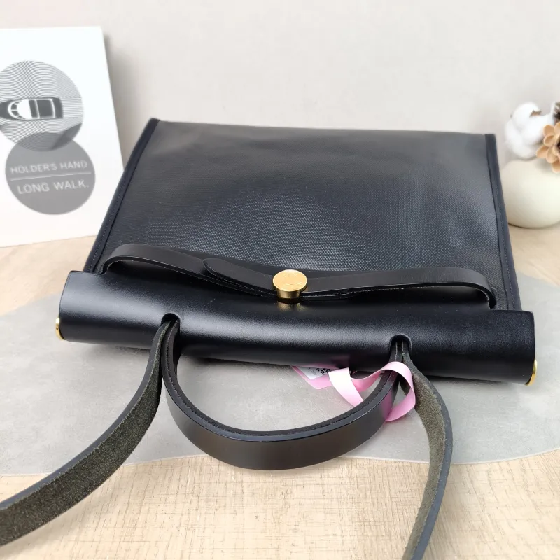 Hermès Crossbody Bag Herbag 31 Black Canvas Medium 30.5 × 11 × 25.5 cm W — detail view 6 of 12