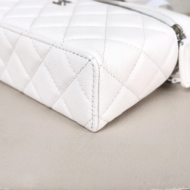 Chanel Crossbody Bag26s lp Box Bag Top Handle Crossbody Bag White Calfskin One Size 19.5 × 5 × 17 cm — detail view 2 of 15