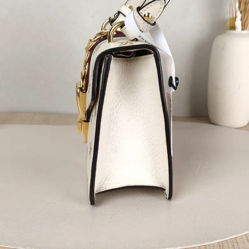 GUCCI Crossbody Bag Sylvie Edition White Calfskinmini20 × 8 × 14 cm — detail view 10 of 13