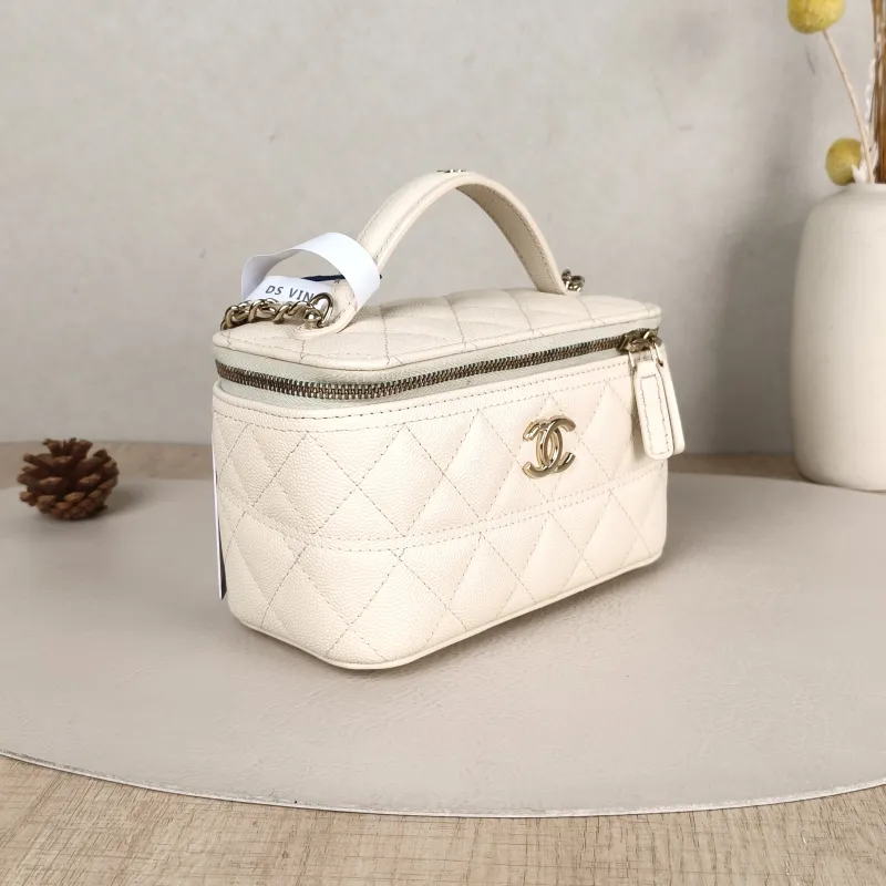 Chanel Crossbody Bag26c Edition Beige Grained Calfskin One Size17 × 8 × 9.5 cm — cover view 3 of 5