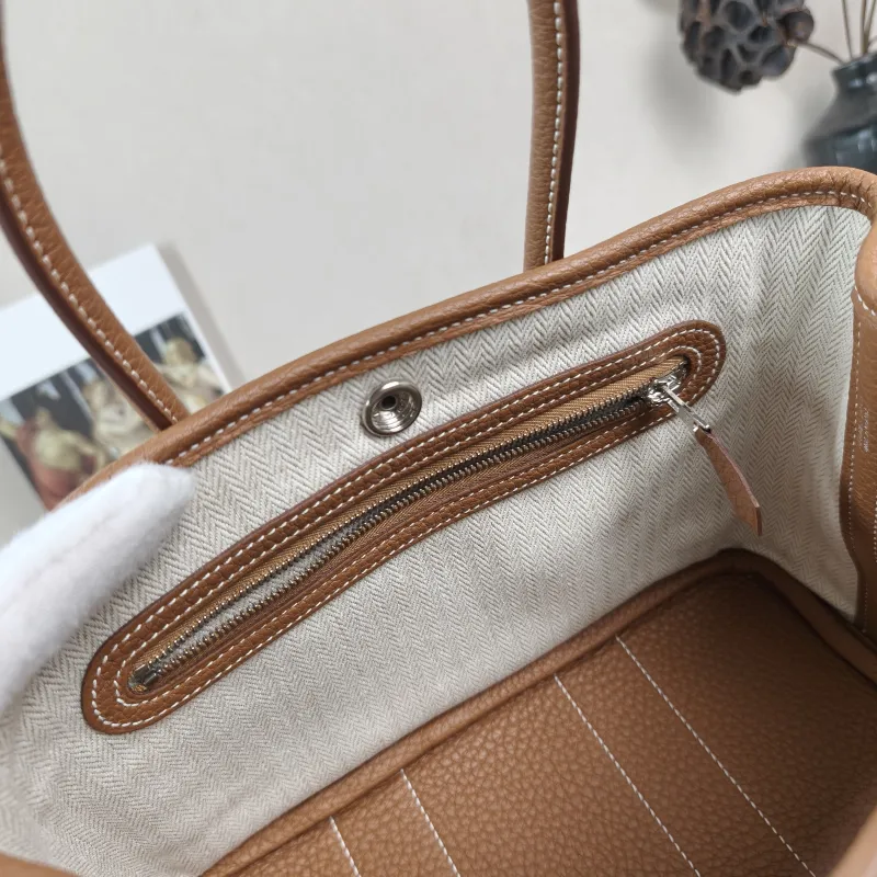 Hermès Top Handle Bag Neo Garden 23 Mini Negonda Calfskin Mini 23 × 10 × 16 cm W — detail view 5 of 9