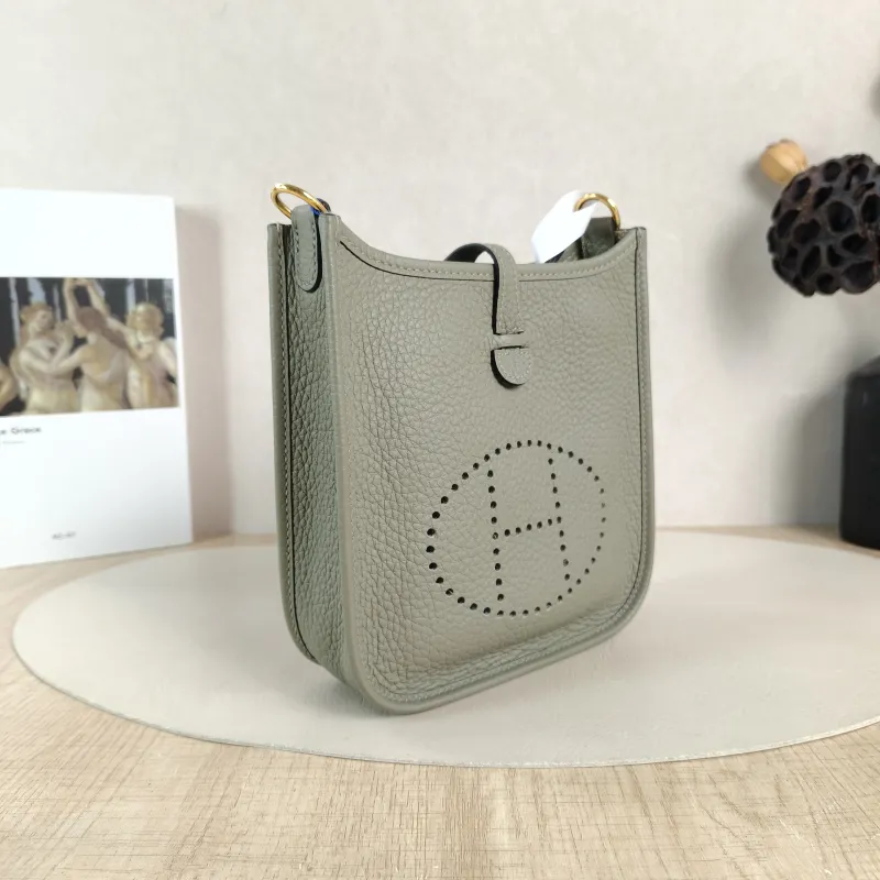 Hermès Crossbody Bag Evelyne Mini 16 Mini 16 TC Calfskin Mini 17 × 5.5 × 18 cm B — cover view 6 of 6