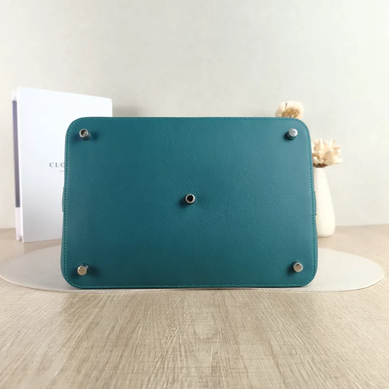 Hermès Top Handle Bag tool box Box Z6 Evercolor Calfskin Medium 26 × 18 × 20 cm R — cover view 5 of 6