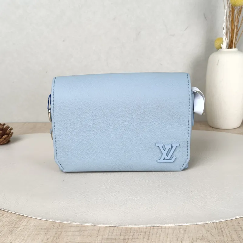 Louis Vuitton Crossbody Bag Fastline Messenger Bag Calfskinmini 17.3 × 7 × 12 cm