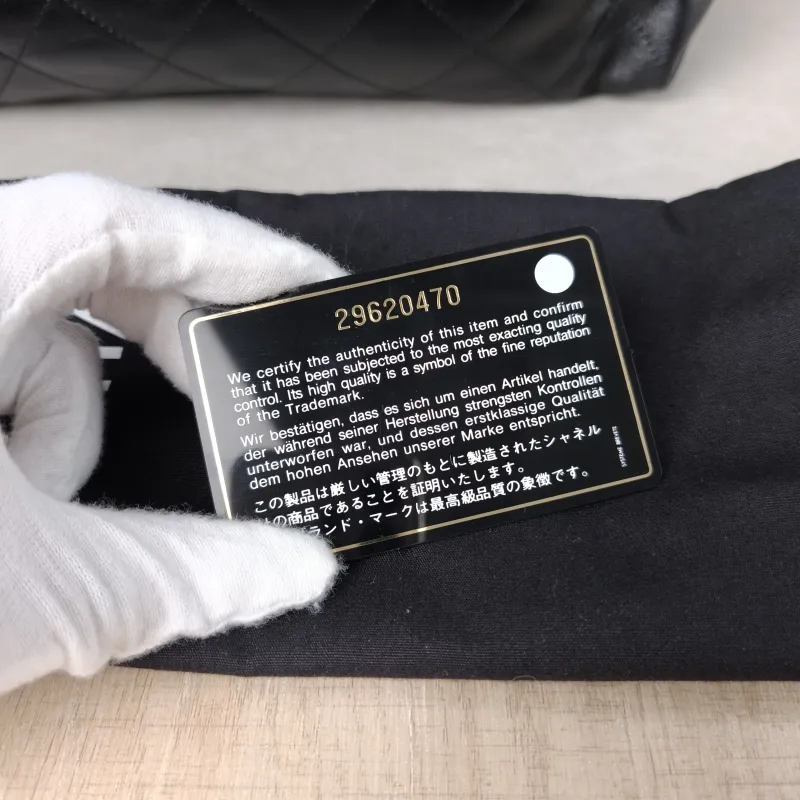 Chanel Shoulder Bag hobo Black Lambskin One Size 32 × 10 × 26 cm 29 — detail view 10 of 15