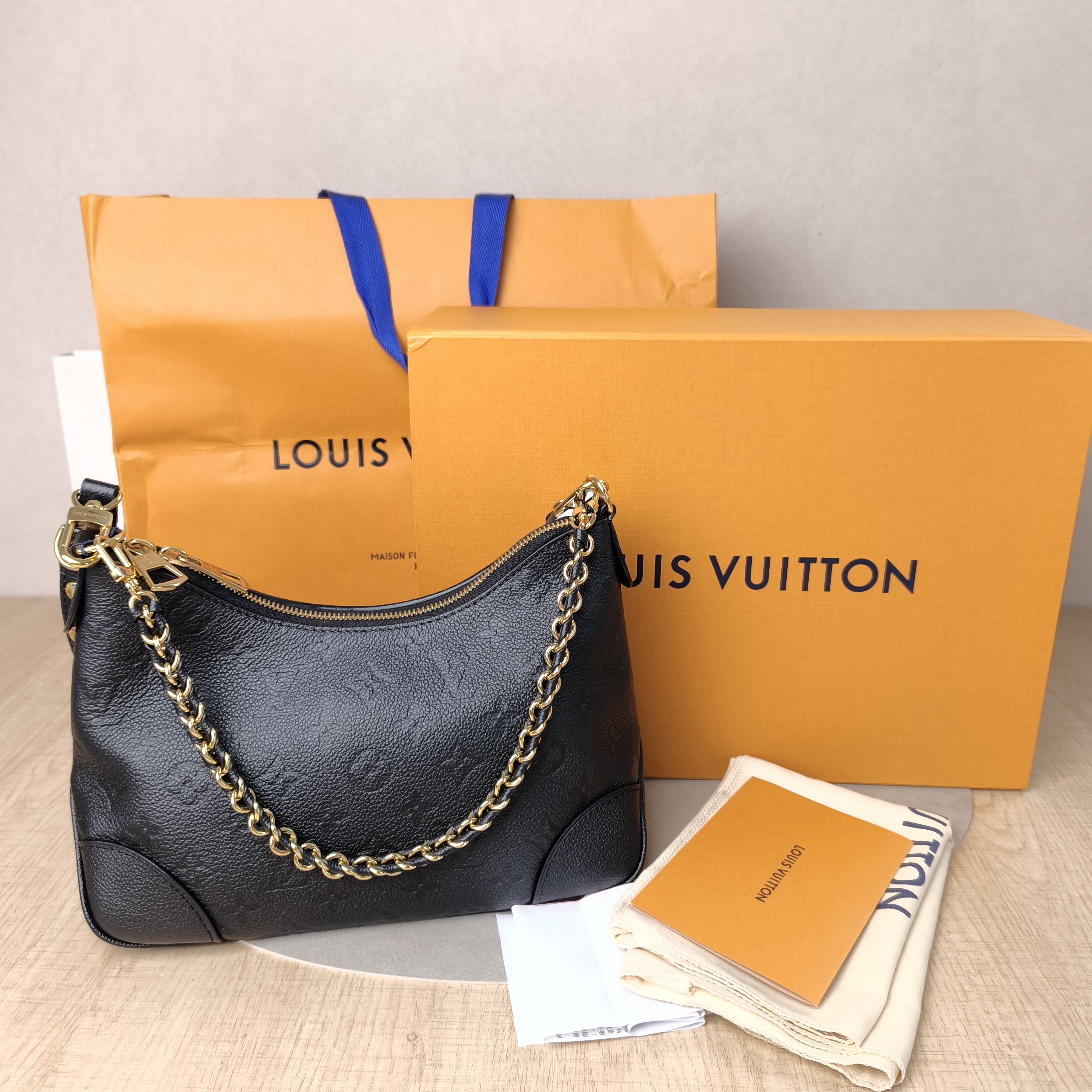 Louis Vuitton Crossbody Bag Boulogne Black Empreinte Embossed Calfskin Small26 × 9.5 × 16 cm — cover view 4 of 6