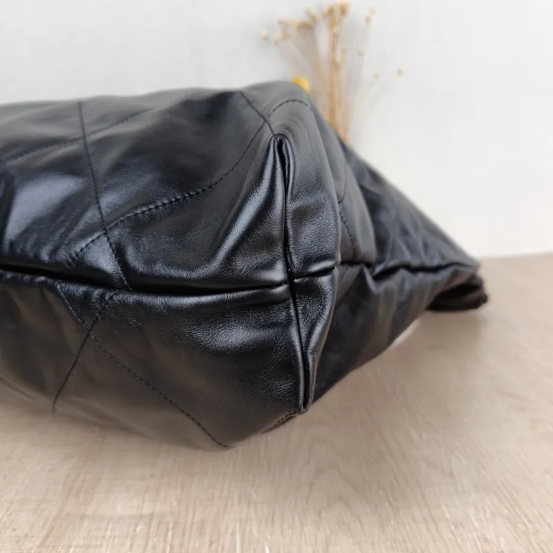 Chanel Shoulder Bag 22Bag Black CC alfskin Large 48 × 10 × 45 cm — detail view 10 of 15
