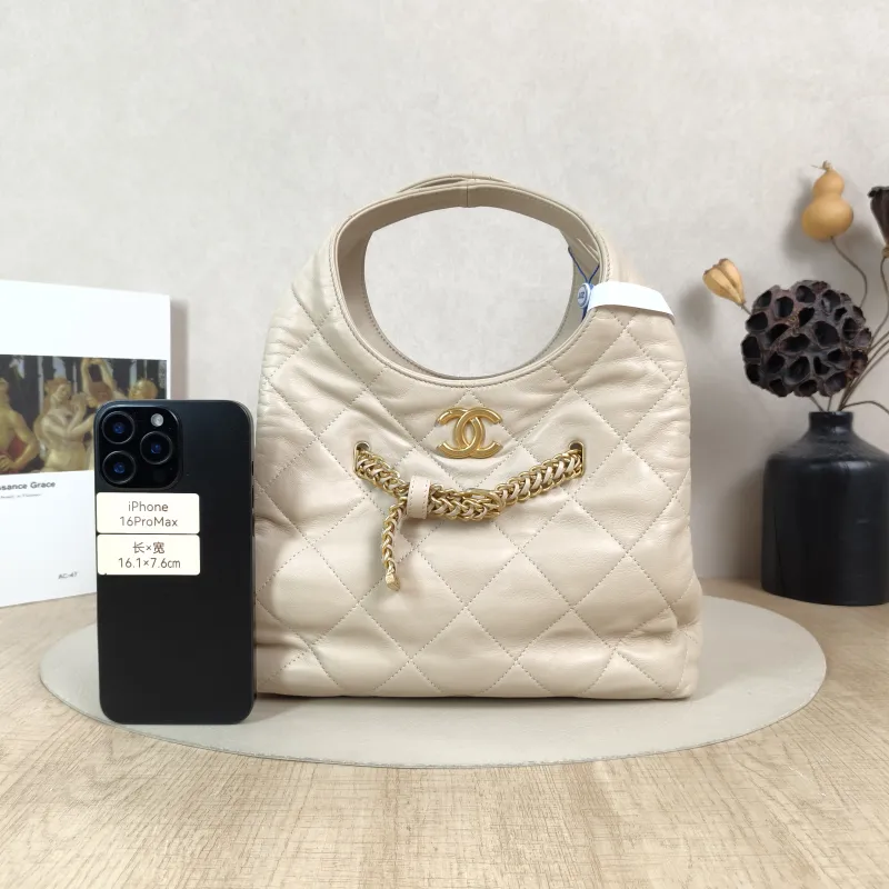 Chanel Top Handle Bag25p hobo Beige Lambskin One Size24 × 10 × 14 cm — cover view 4 of 5