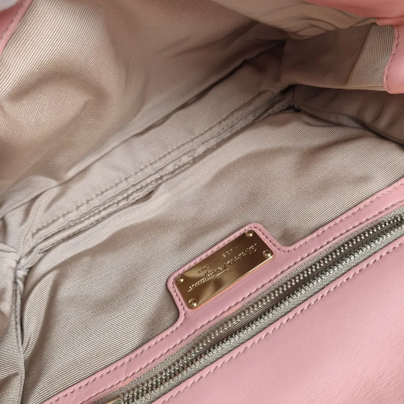 FERRAGAMO Shoulder Bag Shoulder Bag Pink Lambskin One Size24 × 5 × 15.5 cm — detail view 11 of 13