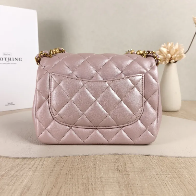 Chanel Crossbody Bag Pearl Lambskin One Size19.5 × 7.5 × 14.5 cm — cover view 4 of 5