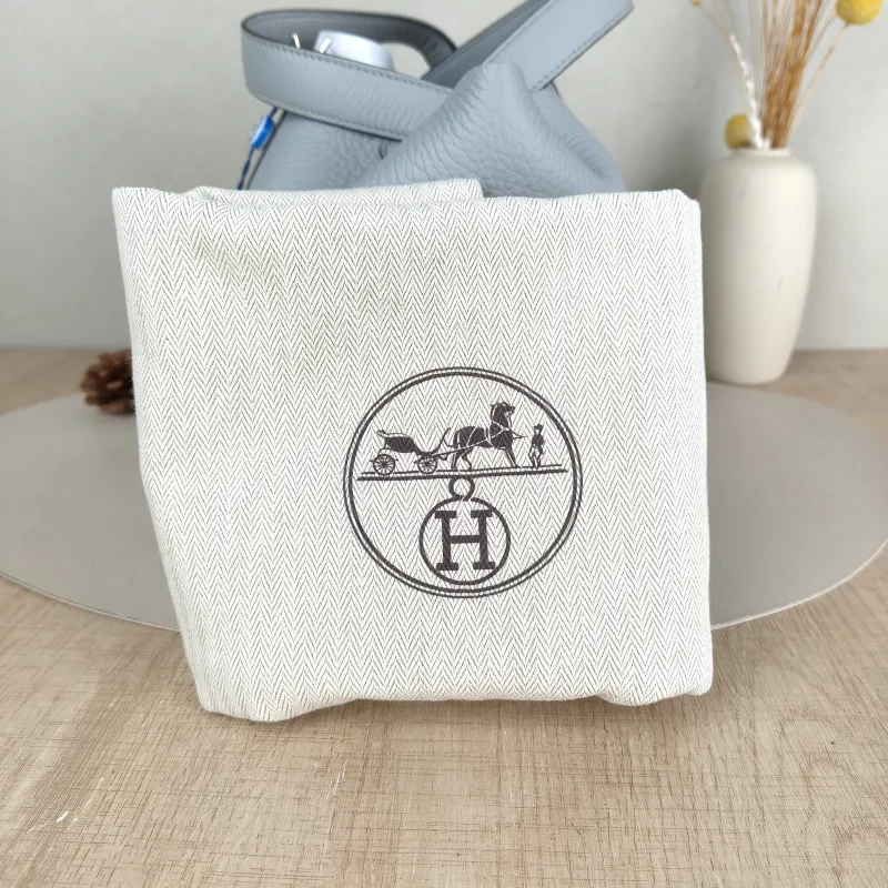 Hermès Top Handle Bag Picotin Lock 18 18 8U TC Calfskin Small18 × 13 × 18 cm — detail view 9 of 13