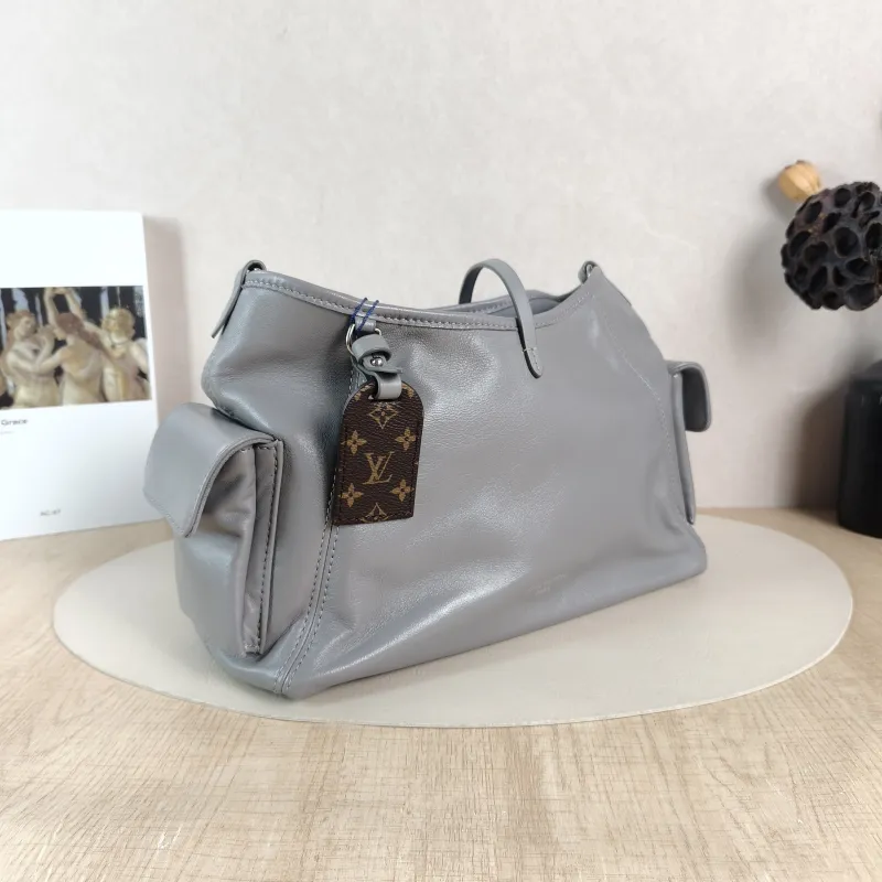 Louis Vuitton Crossbody Bag Carryall Cargo Vibe Grey SL ambskin Small 33.5 × 15 × 23 cm — cover view 2 of 5