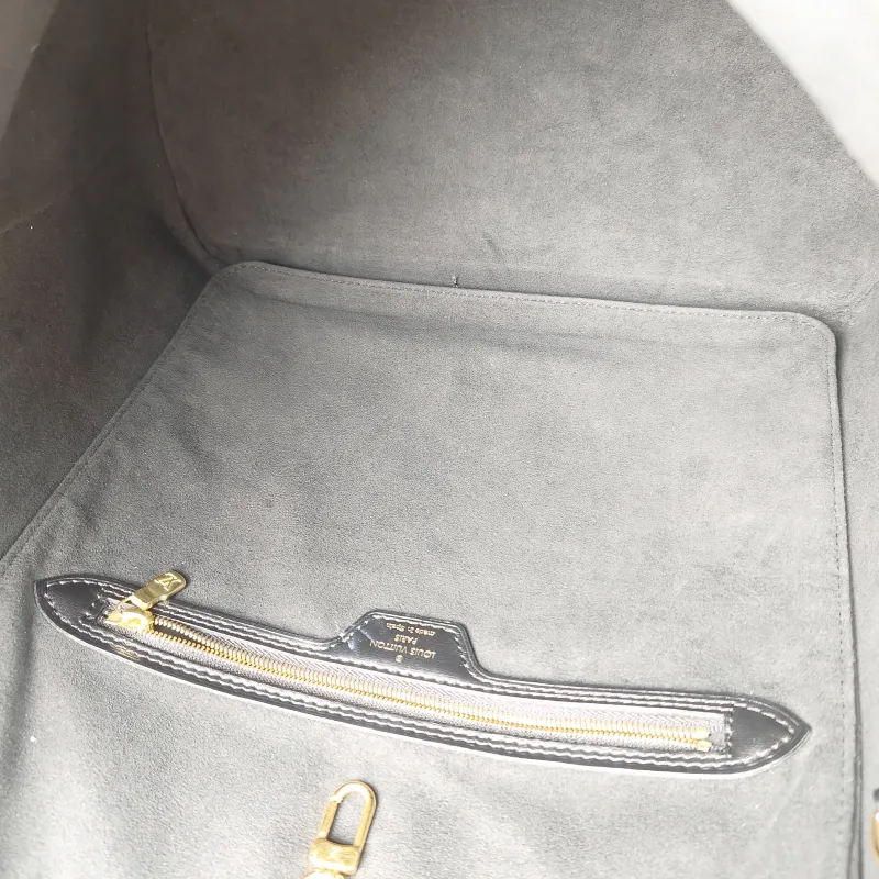 Louis Vuitton Shoulder Bag Neverfull White · Game On PVC Medium 31 × 14 × 28 cm — detail view 9 of 10