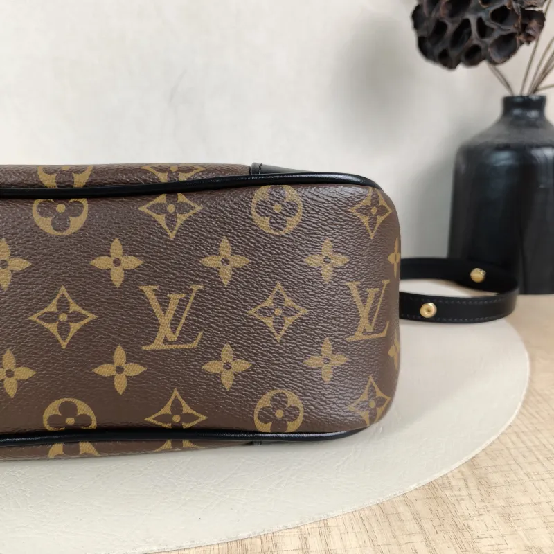 Louis Vuitton Crossbody Bag Boulogne PVC Small26 × 9.5 × 16 cm — detail view 8 of 11