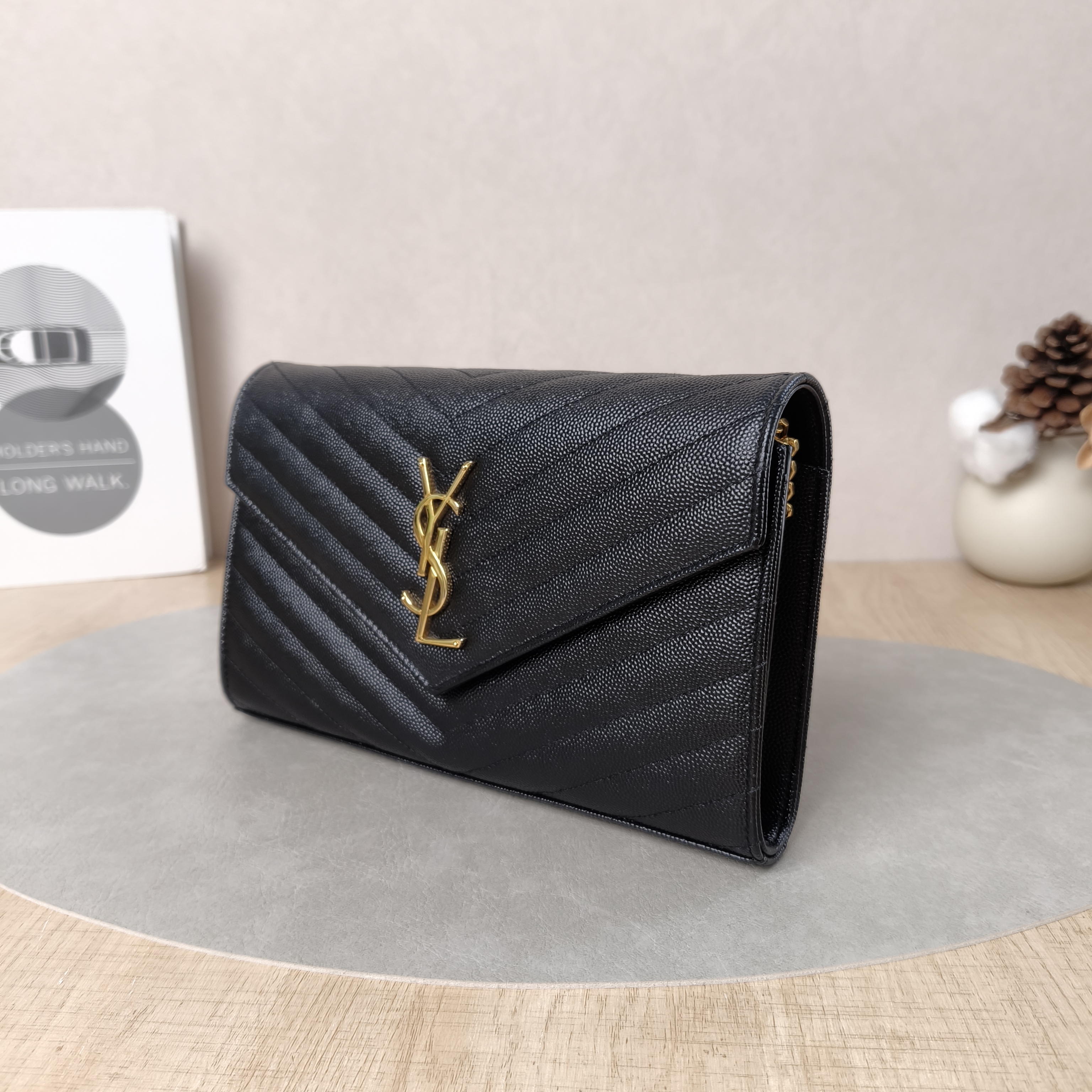 SAINT LAURENT Crossbody Bag CASSANDRE ENVELOPE Black Grained Calfskin One Size22.5 × 4 × 14 cm — cover view 2 of 5