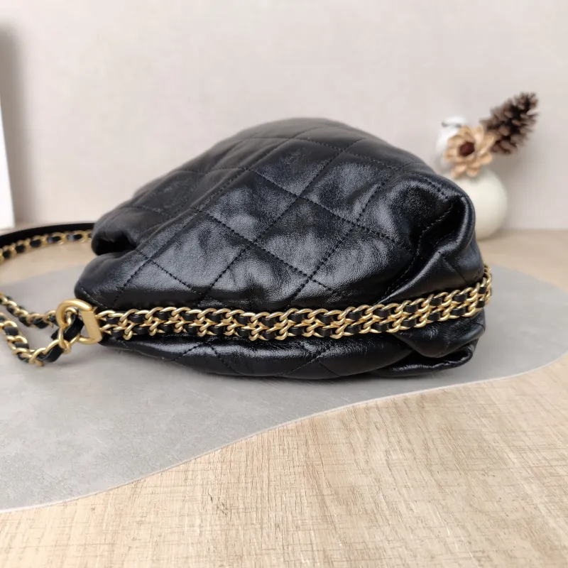 Chanel Shoulder Bag hobo Black Lambskin One Size 32 × 10 × 26 cm 29 — detail view 14 of 15